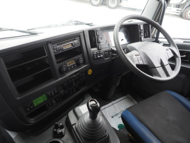 いすゞ ギガ 冷凍バン 大型 QPG-CYJ77B 年式 H29[写真23]