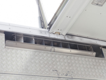 いすゞ ギガ 冷凍ウイング 大型 QKG-CYJ77B 年式 H28[写真26]