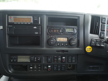 いすゞ ギガ 冷凍ウイング 大型 QKG-CYJ77B 年式 H28[写真40]