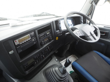 いすゞ ギガ 冷凍ウイング 大型 QKG-CYJ77B 年式 H28[写真38]