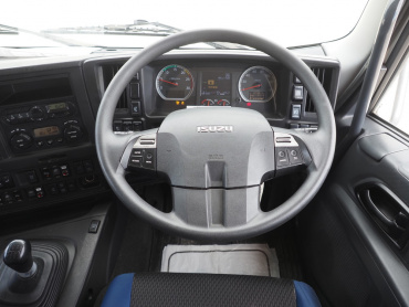 いすゞ ギガ 冷凍ウイング 大型 QKG-CYJ77B 年式 H28[写真35]
