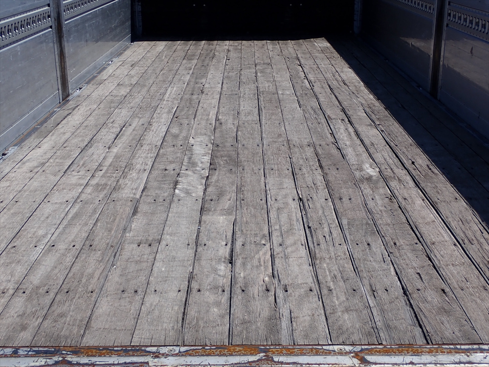 いすゞ フォワード 平ボディ 中型 TKG-FRR90S2 年式 H28[写真07]