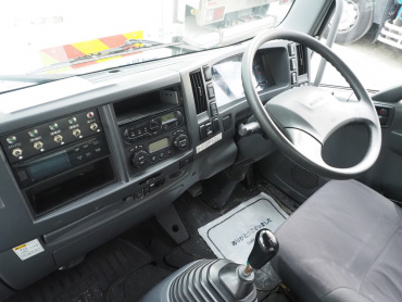 いすゞ フォワード 冷凍バン 中型 TKG-FRR90T2 年式 H29[写真26]