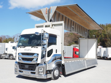 いすゞ ギガ ウイング車 大型 2PG-CYJ77C 年式 H30[写真02]