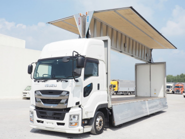 いすゞ ギガ ウイング車 大型 2PG-CYJ77C 年式 R3[写真02]
