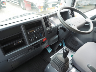 いすゞ エルフ バン車 小型 TKG-NMR85AN 年式 H26[写真24]