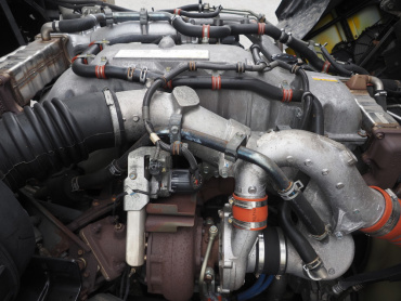 いすゞ ギガ 冷凍ウイング 大型 QKG-CYJ77B 年式 H29[写真38]