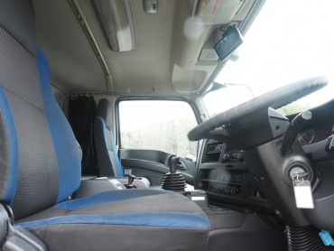 いすゞ ギガ 冷凍ウイング 大型 QKG-CYJ77B 年式 H29[写真18]
