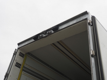 いすゞ ギガ 冷凍ウイング 大型 QKG-CYJ77B 年式 H29[写真14]