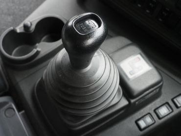 いすゞ ギガ 冷凍ウイング 大型 QKG-CYJ77B 年式 H29[写真21]