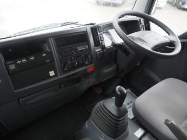 いすゞ エルフ バン車 小型 TRG-NPR85AN 年式 H28[写真22]