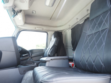 いすゞ ギガ ウイング車 大型 QKG-CYJ77B 年式 H29[写真42]