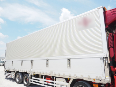 いすゞ ギガ 冷凍ウイング 大型 QKG-CYJ77A 年式 H28[写真13]