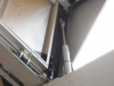 日野 プロフィア ウイング車 大型 BDG-FW1EXYG 年式 H21[写真09]