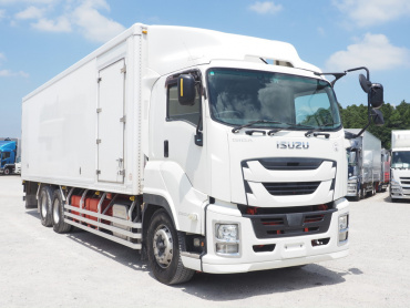 いすゞ ギガ 冷凍バン 大型 QPG-CYL77B 年式 H28[写真03]