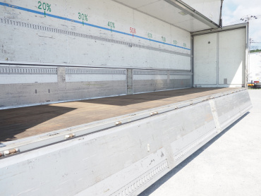 日野 プロフィア ウイング車 大型 BDG-FW1EXYG 年式 H22[写真17]