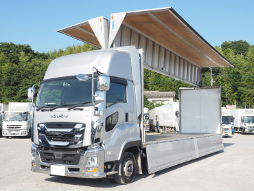 いすゞ ギガ ウイング車 大型 2PG-CYJ77C 年式 R3[写真02]