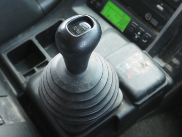 いすゞ ギガ 冷凍ウイング 大型 QKG-CYJ77A 年式 H27[写真38]
