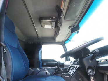 いすゞ ギガ 冷凍ウイング 大型 QKG-CYJ77A 年式 H27[写真36]