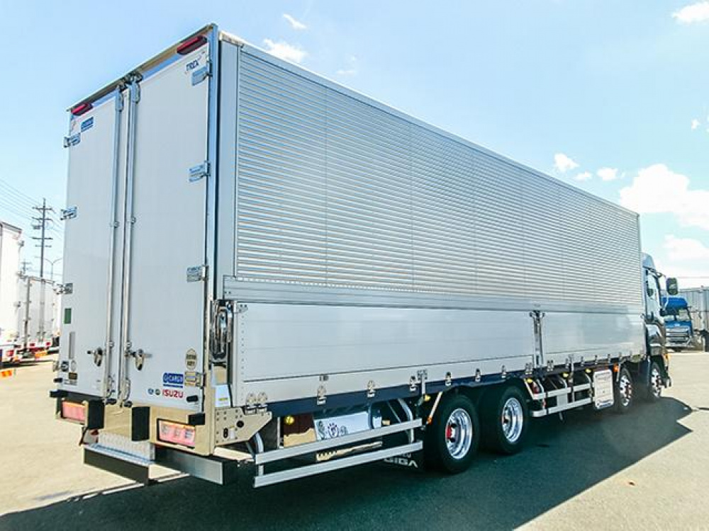 いすゞ ギガ ウイング車 大型 2PG-CYJ77C 年式 R1[写真02]