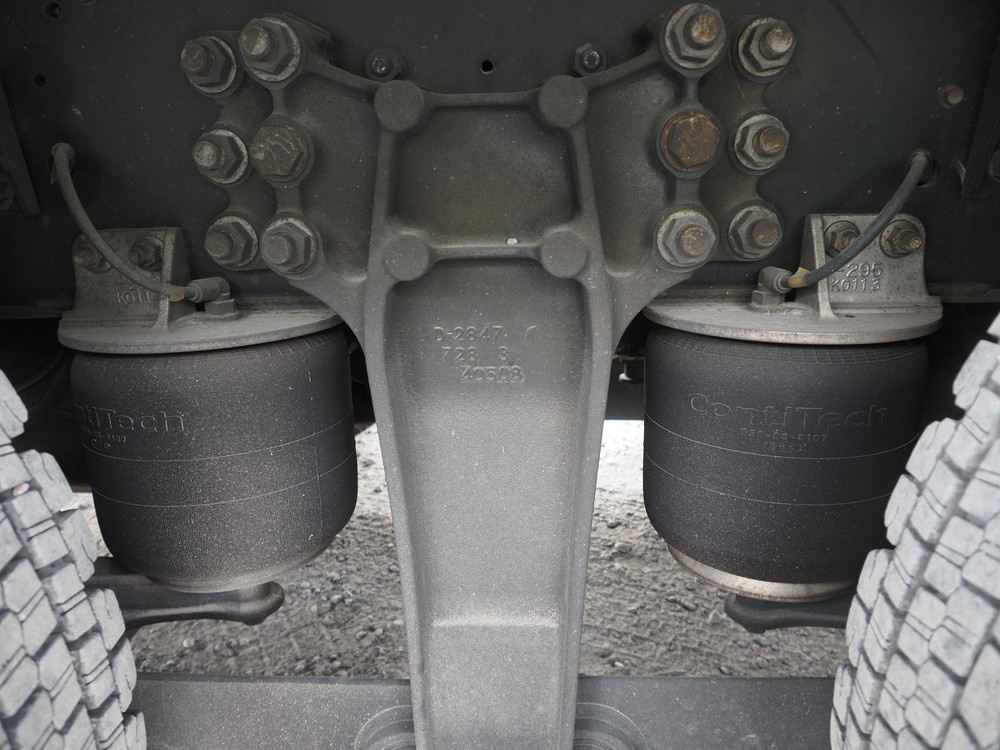 いすゞ ギガ ウイング車 大型 QKG-CYJ77A 年式 H26[写真42]