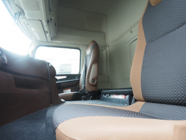 日野 プロフィア ウイング車 大型 2DG-FW1AHG 年式 R2[写真37]