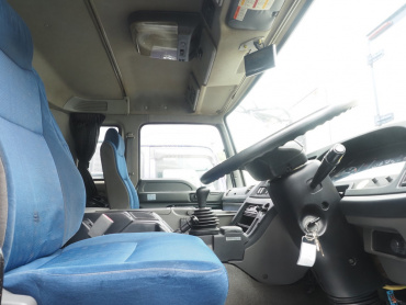 いすゞ ギガ ウイング車 大型 LKG-CYJ77A 年式 H24[写真31]