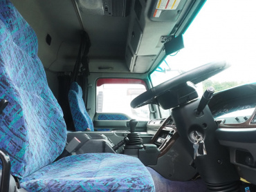 いすゞ ギガ 冷凍ウイング 大型 QKG-CYJ77A 年式 H28[写真33]