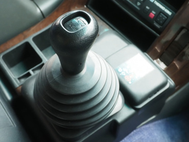 いすゞ ギガ 冷凍ウイング 大型 QKG-CYJ77A 年式 H28[写真36]