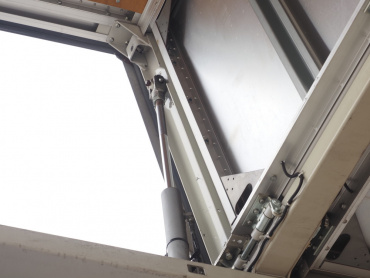 いすゞ ギガ ウイング車 大型 QKG-CYJ77A 年式 H26 [写真12]