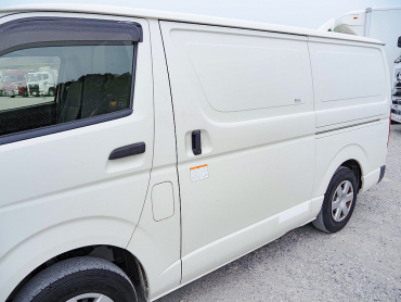 トヨタ ハイエース 冷凍バン 小型 QDF-GDH206V 年式 H30[写真09]