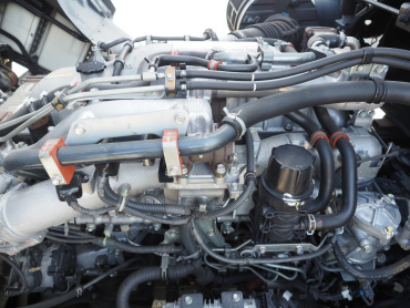 いすゞ ギガ ウイング車 大型 QKG-CYJ77B 年式 H28[写真40]