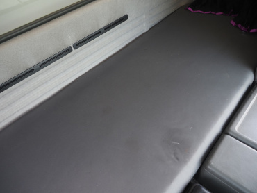 いすゞ ギガ ウイング車 大型 QKG-CYJ77A 年式 H27[写真25]