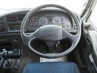 いすゞ ギガ ウイング車 大型 QKG-CYJ77A 年式 H27[写真22]