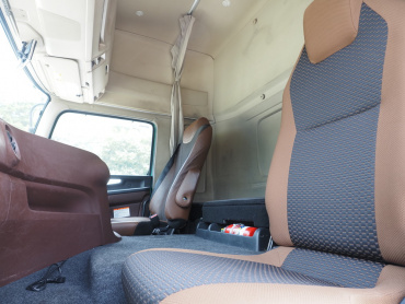 日野 プロフィア ウイング車 大型 2DG-FW1AHG 年式 R1 [写真37]