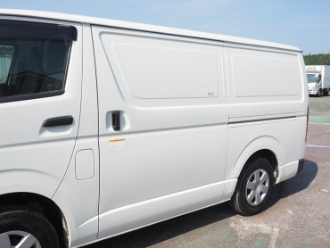 トヨタ ハイエース 冷凍バン 小型 QDF-GDH206V 年式 H30[写真10]