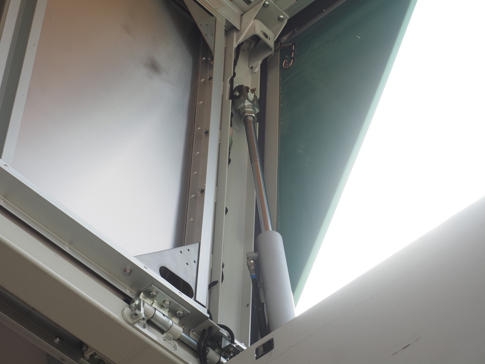 いすゞ ギガ ウイング車 大型 2PG-CYJ77C 年式 R1[写真12]