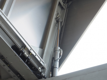 いすゞ フォワード ウイング車 中型 TKG-FRR90T2 年式 H29[写真13]