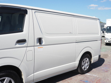 トヨタ ハイエース 冷凍バン 小型 QDF-GDH201V 年式 R1[写真10]
