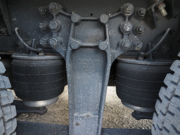 いすゞ ギガ 冷凍ウイング 大型 QKG-CYJ77B 年式 H29[写真42]