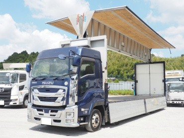 いすゞ ギガ ウイング車 大型 2PG-CYJ77C 年式 H29[写真02]