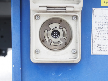 いすゞ エルフ 冷凍バン 小型 TKG-NPR85AN 年式 H26[写真13]