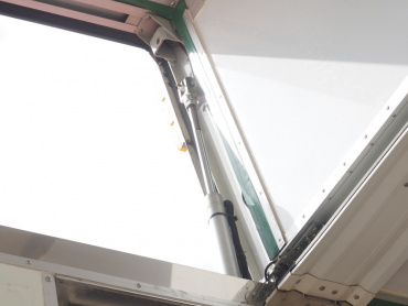 いすゞ ギガ 冷凍ウイング 大型 QKG-CYJ77A 年式 H28[写真21]