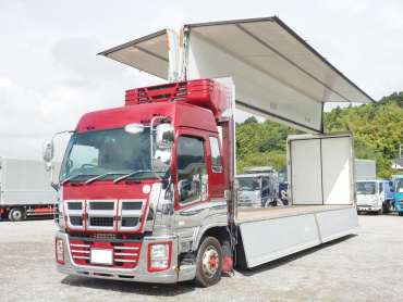 いすゞ ギガ 冷凍ウイング 大型 QKG-CYJ77A 年式 H28[写真03]