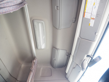 日野 プロフィア トラクタ 大型 QPG-SH1EDDG 年式 H30[写真26]