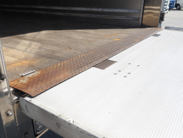 いすゞ ギガ ウイング車 大型 2PG-CYJ77C 年式 H30[写真25]