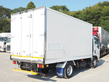 いすゞ エルフ 冷凍バン 小型 2RG-NPR88AN 年式 R2[写真04]