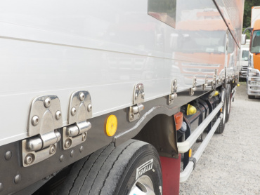 いすゞ ギガ ウイング車 大型 LKG-CYJ77A 年式 H23[写真11]