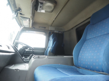 いすゞ ギガ ウイング車 大型 LKG-CYJ77A 年式 H23[写真44]