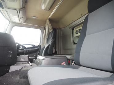 日野 プロフィア トラクタ 大型 QPG-SH1EDDG 年式 H27[写真30]